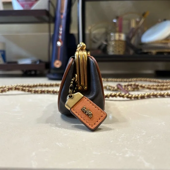 Coach Kisslock Rexy 1941 - Picture 2 of 12